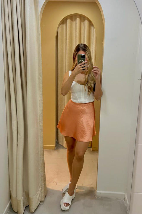 Falda corta satín